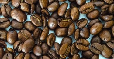 Quel est le processus de décaféination du café ?
