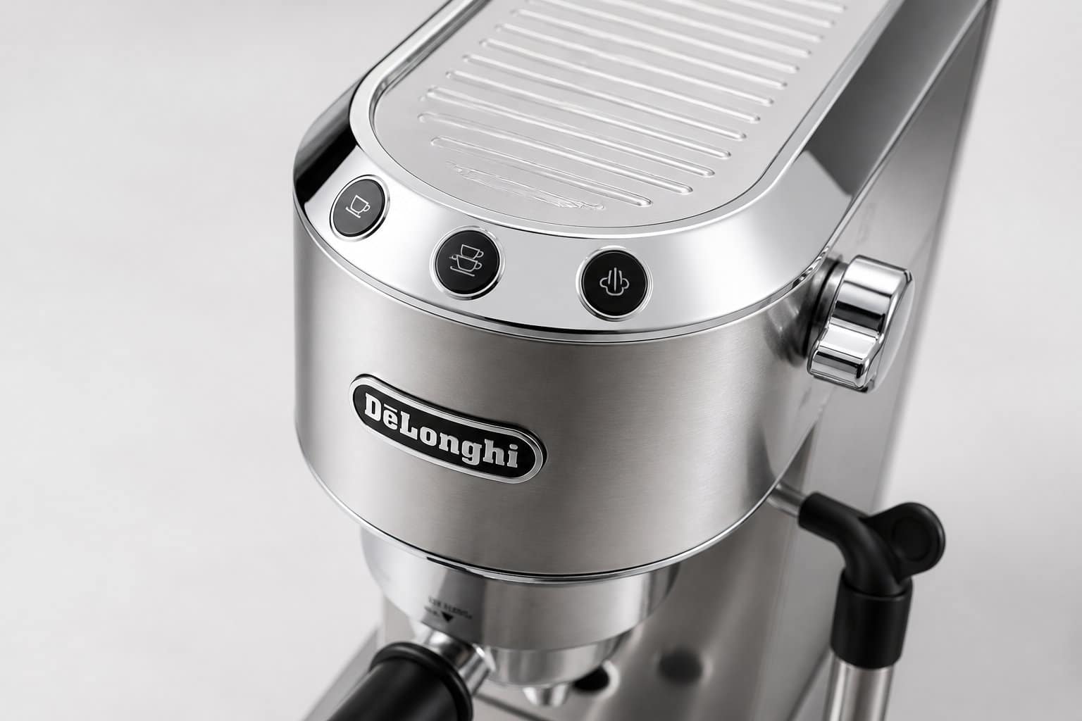 De'Longhi Dedica Style EC685 : l'ic&ocirc;ne compacte et accessible