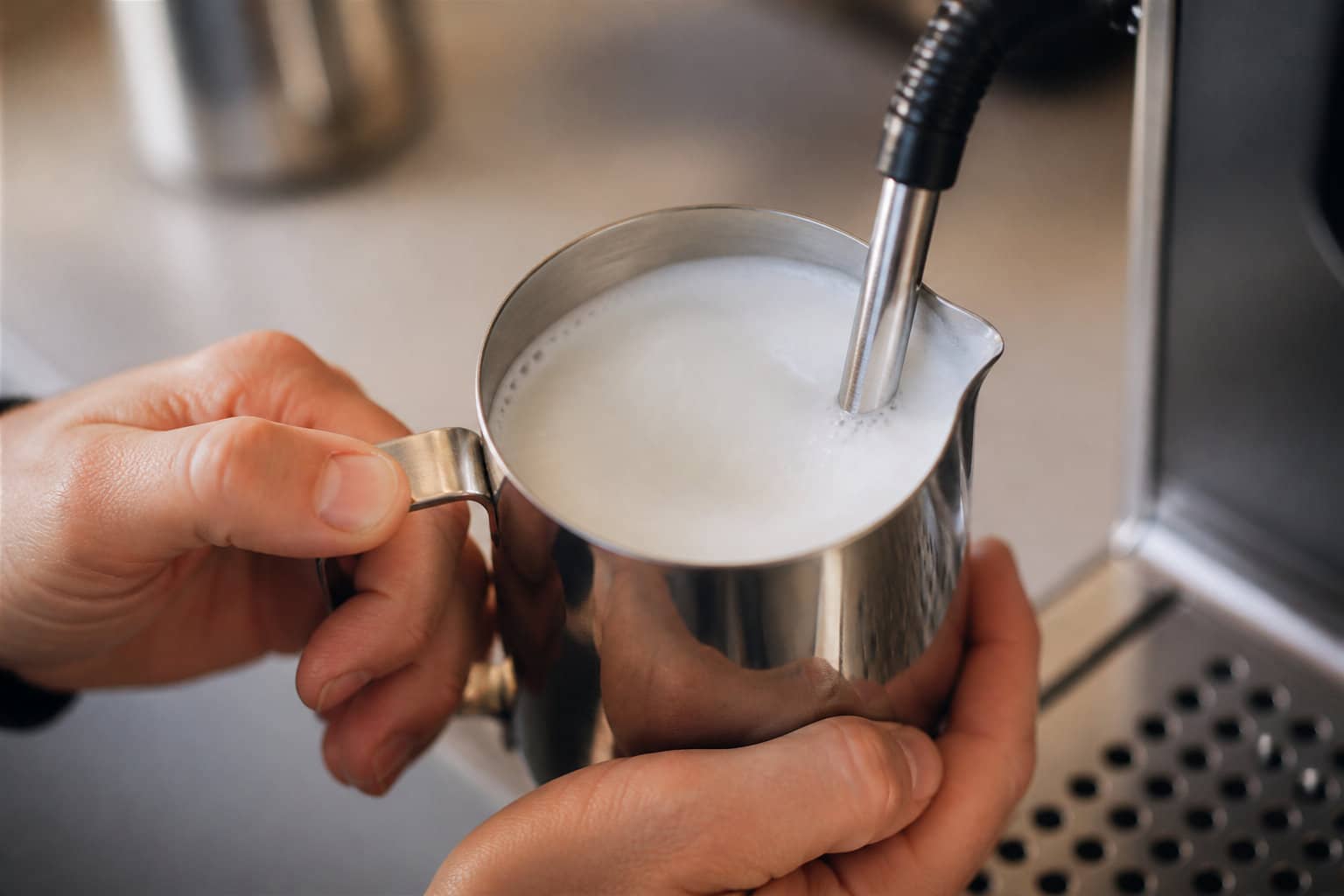 Comment r&eacute;ussir ses boissons lact&eacute;es avec la buse vapeur ?