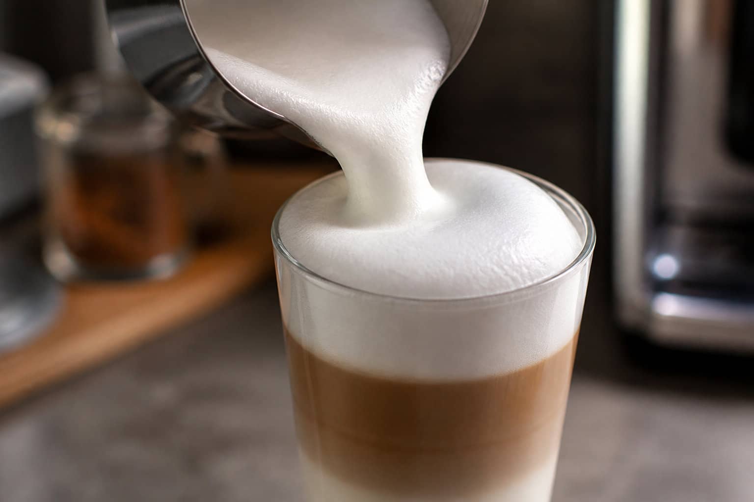 Duel des systèmes lactés : technologie LATTEperfection contre Easy Cappuccinatore