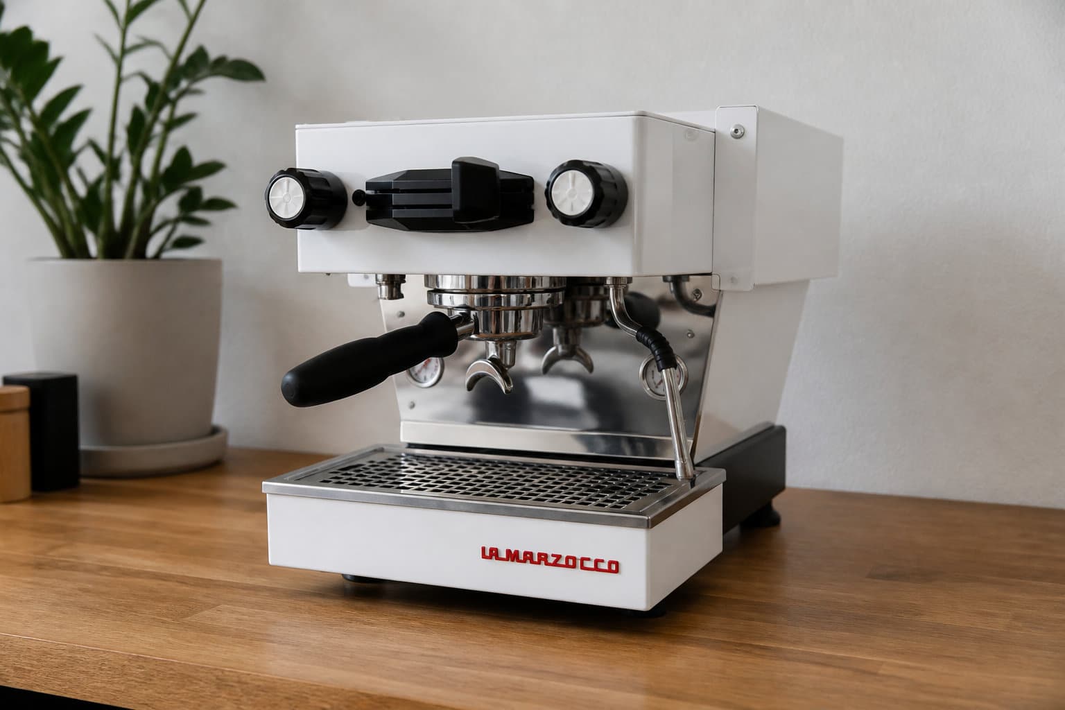 La Marzocco Linea Mini : l'&eacute;l&eacute;gance baristale pour comptoirs &eacute;troits